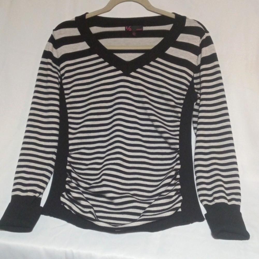 T/O Sweaters black and gray striped womens size L adjustable sleeves v-n…